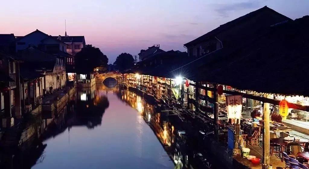 古怪巫师逃离村庄
